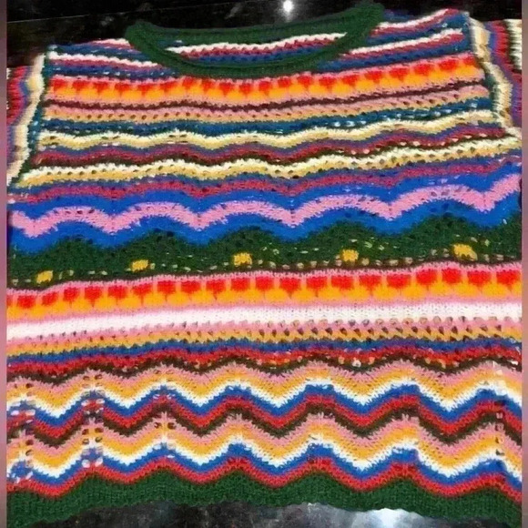 Western Chevron patterned crochet sweater with rolled neck. Size: S Bell sleeves - Picture 5 of 6